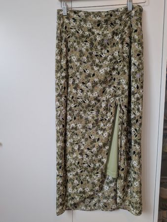 Midi Skirt floral print green size M Stradivarius