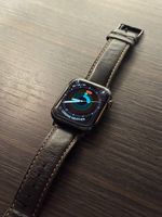 Apple Watch Series 7, 45 mm, mit Armband