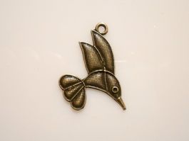 1 Stk. Kolibri Messing Schmuckanhänger/-Teil.Twint:Ja.