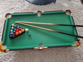 Cooles kleines Billardtisch-Set für Zuhause