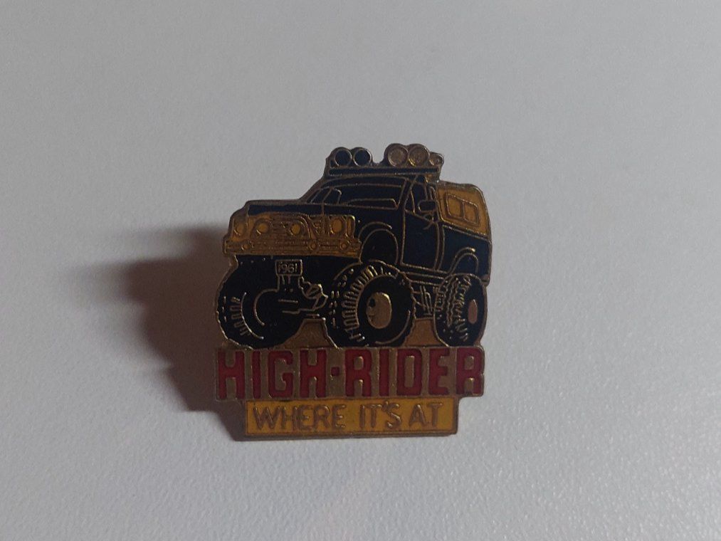 Plaketten & Abzeichen: High-Rider Pin – Gebraucht aus Erlinsbach von pfunky