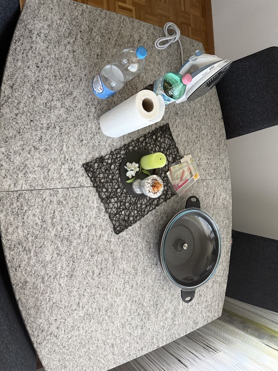 Set di tavolo e panche: Esstisch mit 4 Stühlen Granit und Metallgestell – Nuovo (secondo la descrizione) da Schneisingen venduto da mike511 1