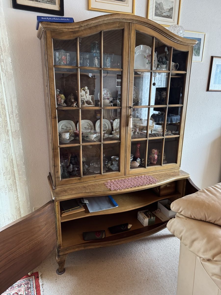 Vetrine: Vitrine antik Nussbaum – Usato da siebnen venduto da minte 1