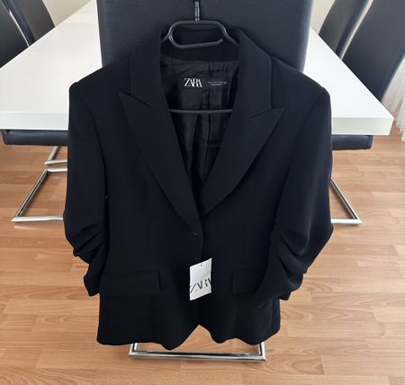 Zara Blazer mit Etikett