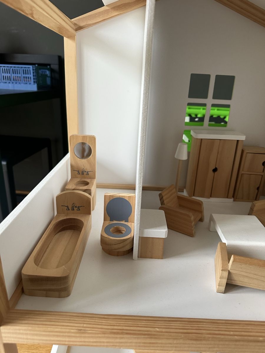 Puppenhäuser & -möbel: Puppenhaus Pinolino inkl. Möbel – Gebraucht aus Winterthur von ste_f5wy 3