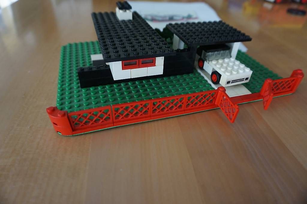 Lego Baukästen: Lego 345  Bungalow m. Auto – Gebraucht aus Wohlen AG von modellbahner-ch