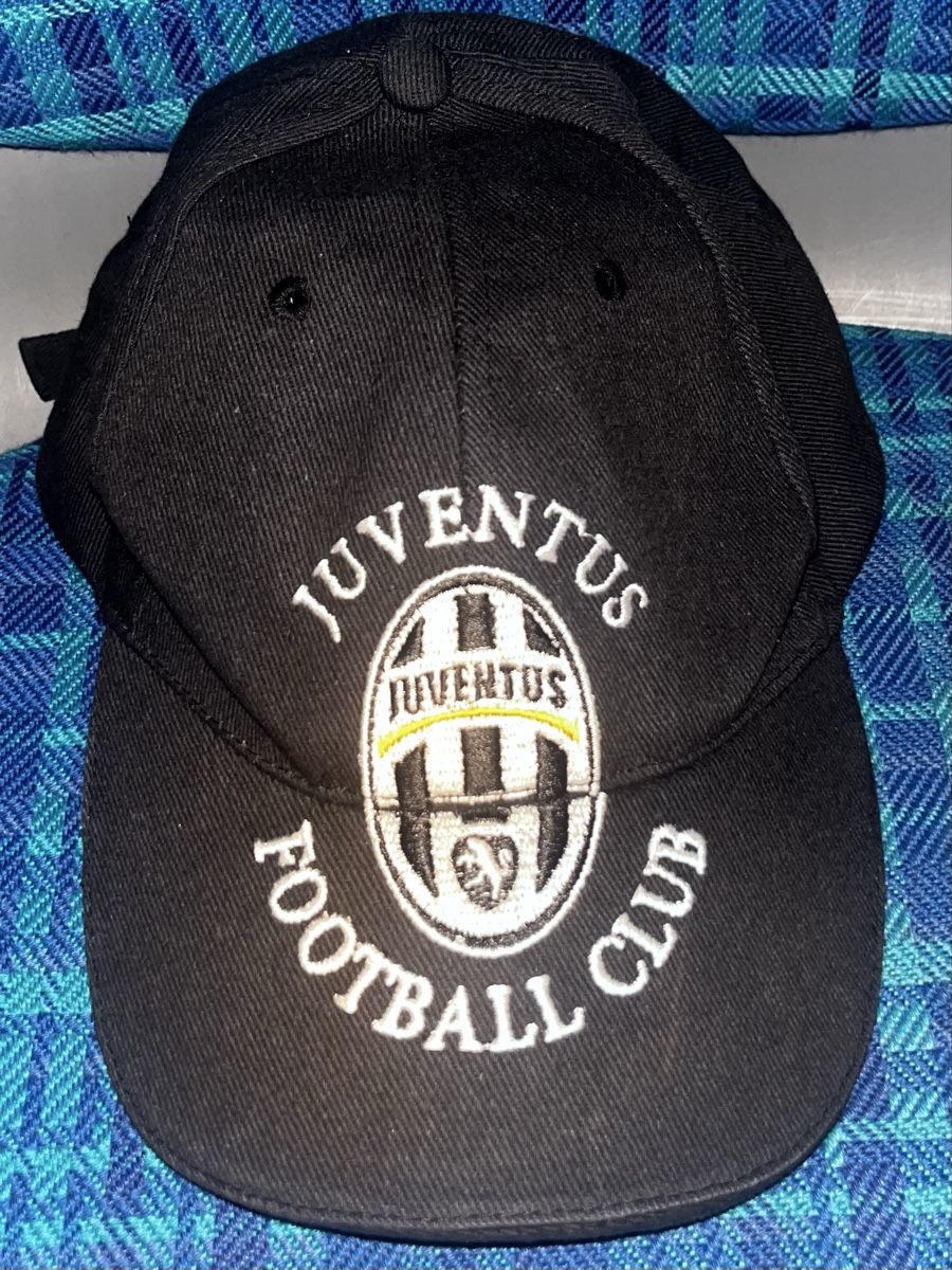 Juventus Chapeaux, bonnets & casquettes: Juventus Retro Cap – D'occasion à Zürich par ENEA27