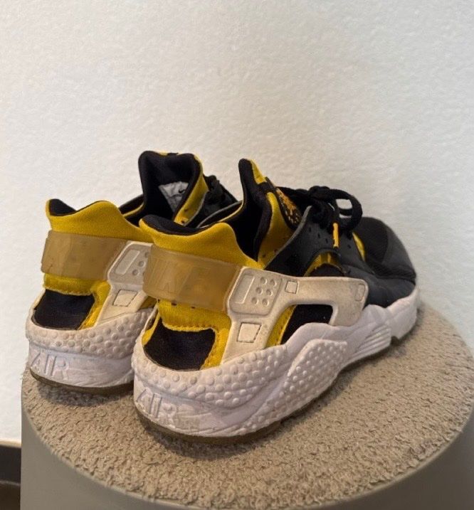 Nike Chaussures hommes: Nike huarache 38 – D'occasion à Blonay par lau_2w5b 3