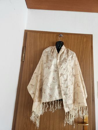 Écharpe légère beige ornée de motifs marron - soie/polyester