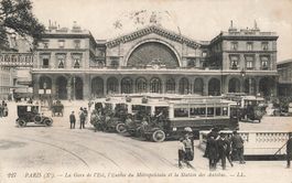 Paris station Bahnhof Oldtimer Buswagen