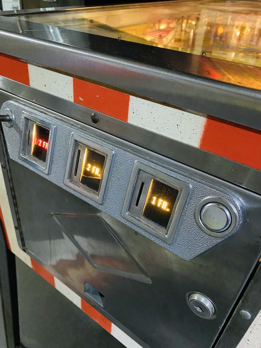 Flipperkästen: Flipperautomat Bally Circus – Gebraucht aus Tafers von  4
