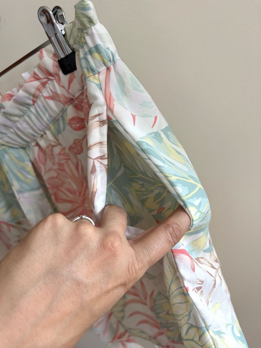 Only Hosen: Short imprimé fleuri, léger  – Neu (gemäss Beschreibung) aus Le Noirmont von Fanny_ 4