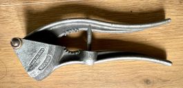 Alte / antike KNOBLAUCHPRESSE aus Aluguss