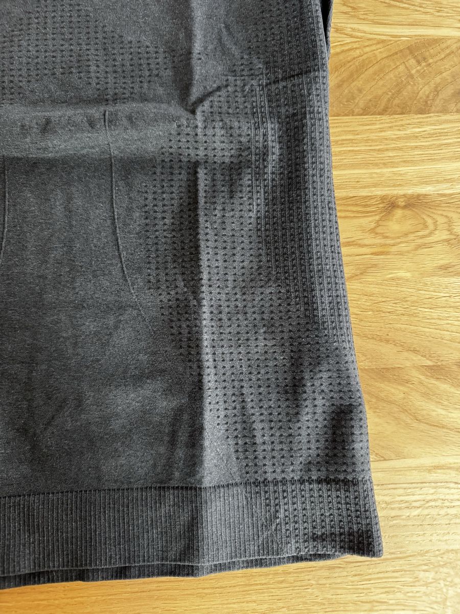 T-shirt: Sportshirt – Nuovo (secondo la descrizione) da Gamsen venduto da Le_De 1