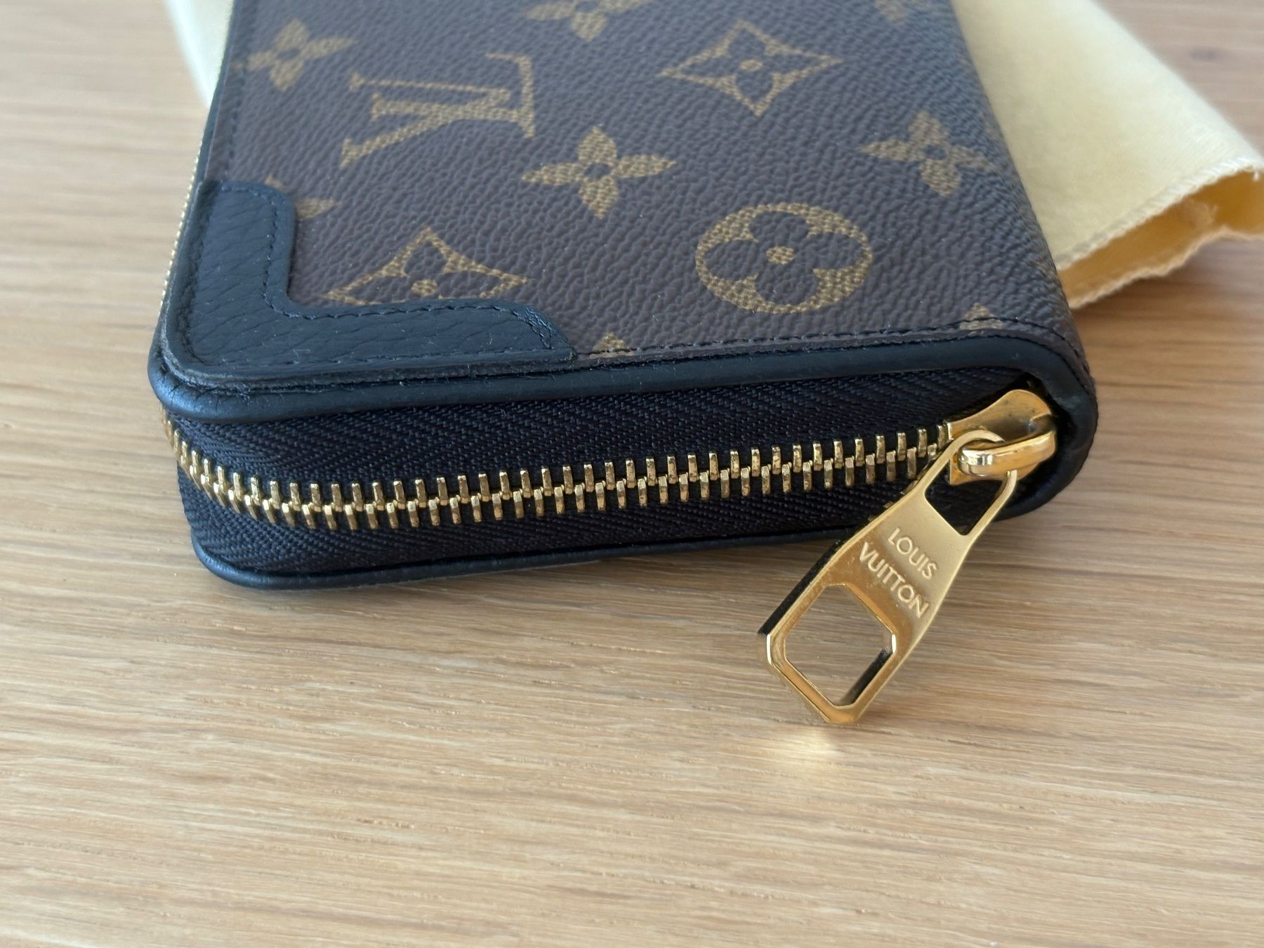 Louis Vuitton Portemonnaie: Louis Vuitton Portemonnaie Monogram Retiro – Gebraucht aus Biel-Bienne von Roserosse13 2