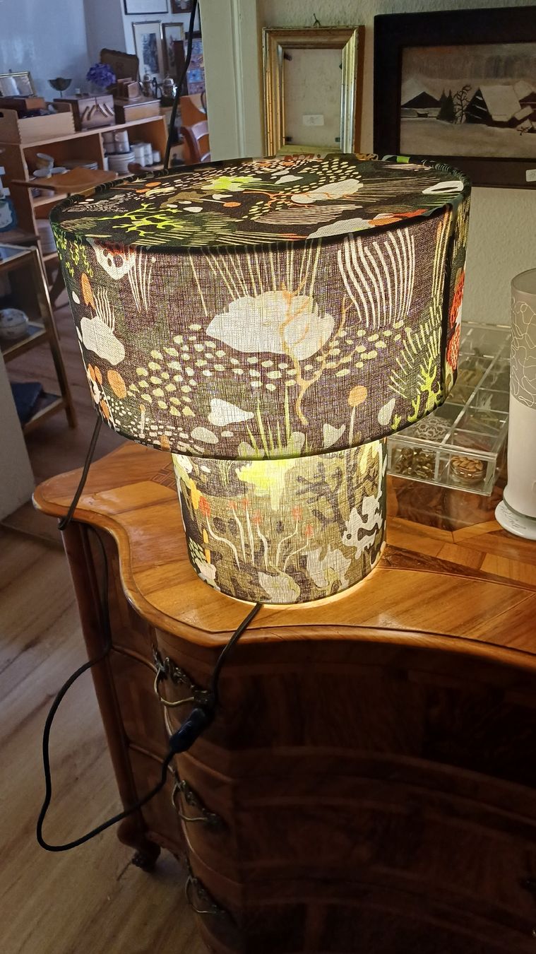 Lampes: Schöne Tischlampe  – D'occasion à Flawil par Naphtali
