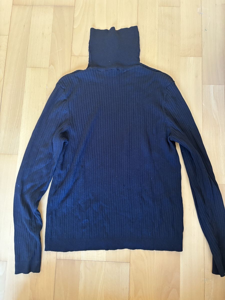 H&M Pullover & Sweatshirts: Schwarzer Rollkragenpullover von H&M in grösse M – Gebraucht aus Bern von ser_6vm5