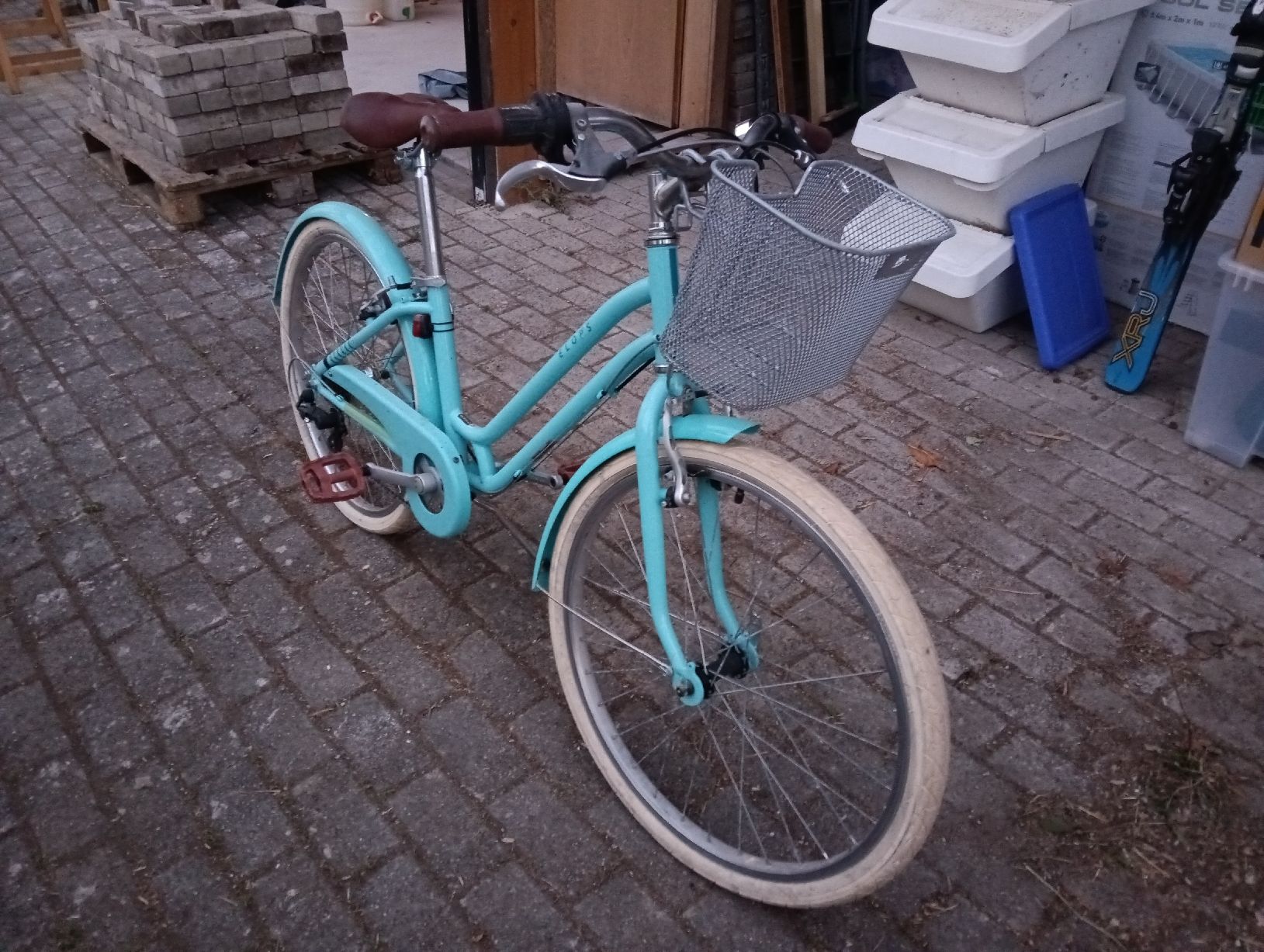 Decathlon Biciclette: Vélo de ville turquoise  – Usato da Tavannes venduto da ise_2jz