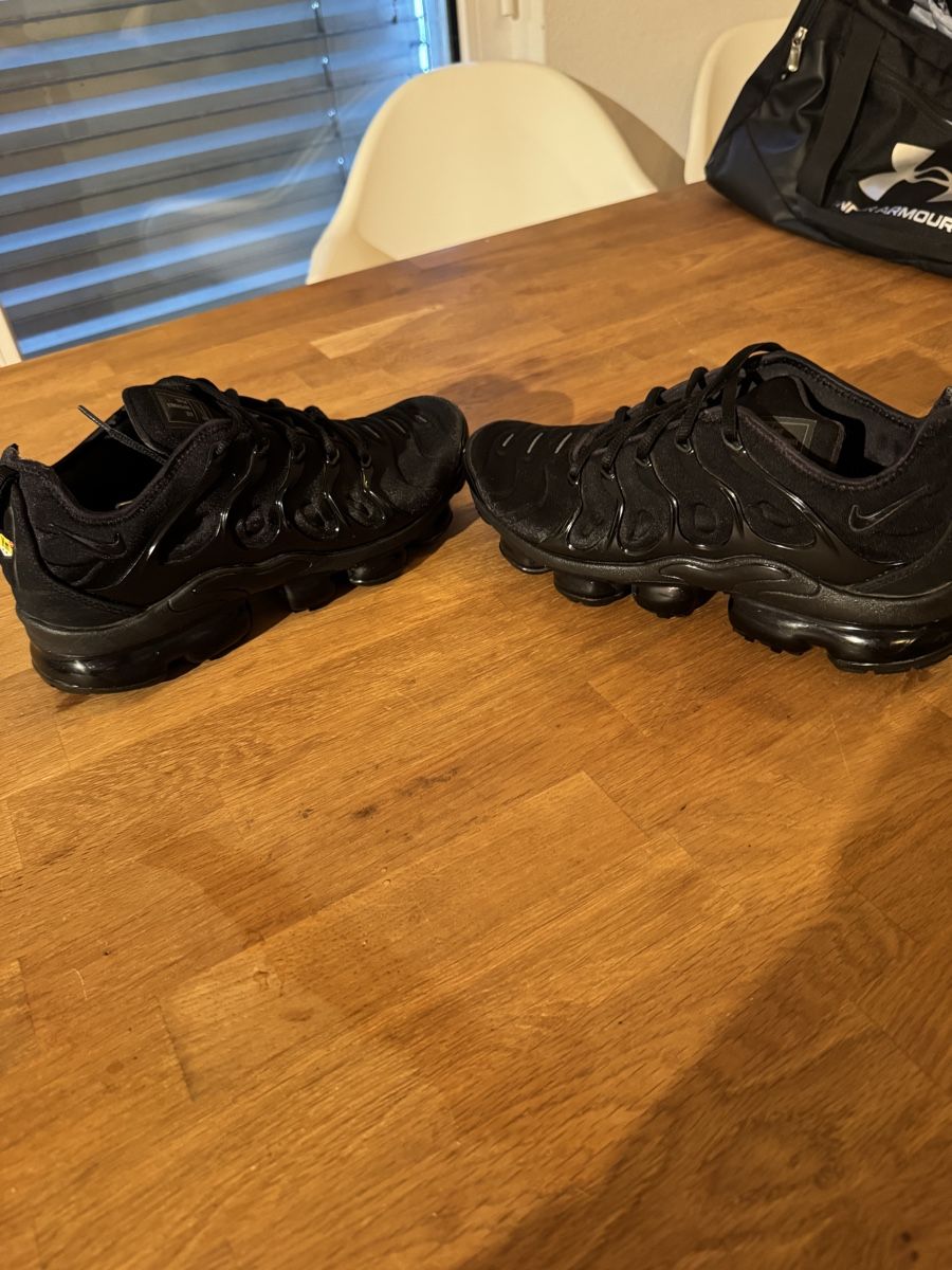 Nike Scarpe da uomo: Nike Vapormax Plus – Usato da Utzenstorf venduto da Mikaandri 1