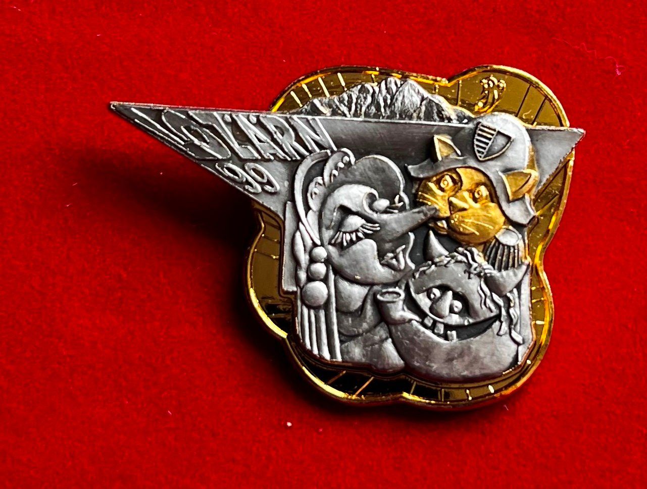 Placchette & Badge: Fasnachtsplakette Luzern Komitee B 1999 – Usato da Obernau venduto da Wgnom
