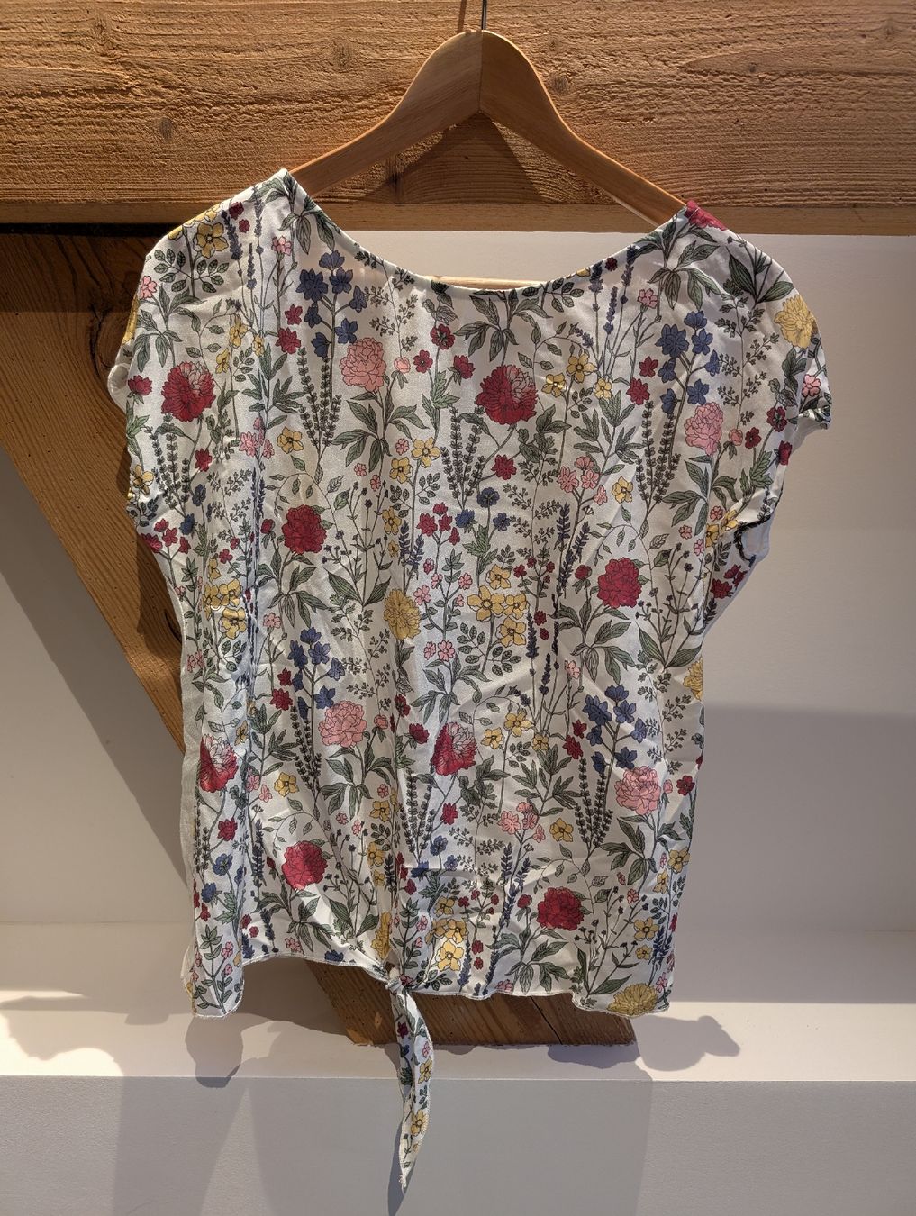Orsay Camicette: Orsay Shirt / Bluse mit Blumenmuster, Grösse S – Usato da Döttingen venduto da se-ra