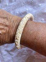 Vintage! Armreif Knochen mit Schnitzereien rundum