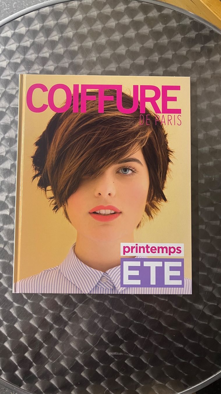 Bücher: Frisurbuch Coiffeur – Gebraucht aus Meinisberg von Coiffeur_Liquidation