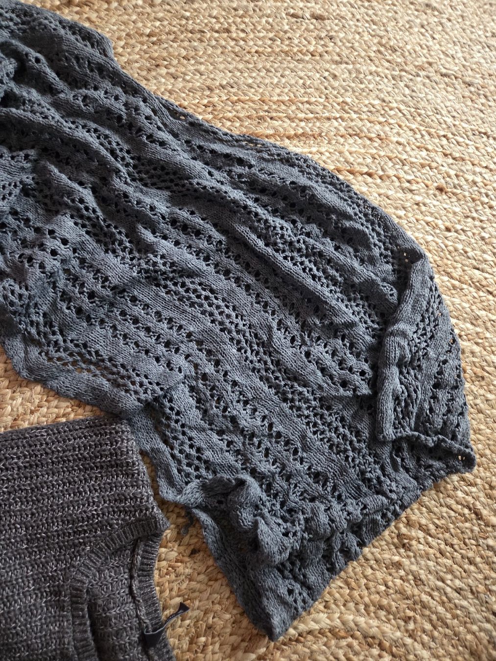 Lotti di vestiti: Pullunder & Bolero Schulterjäckli grau Strick Oberteile Boho – Usato da Pratteln venduto da madi1990 3
