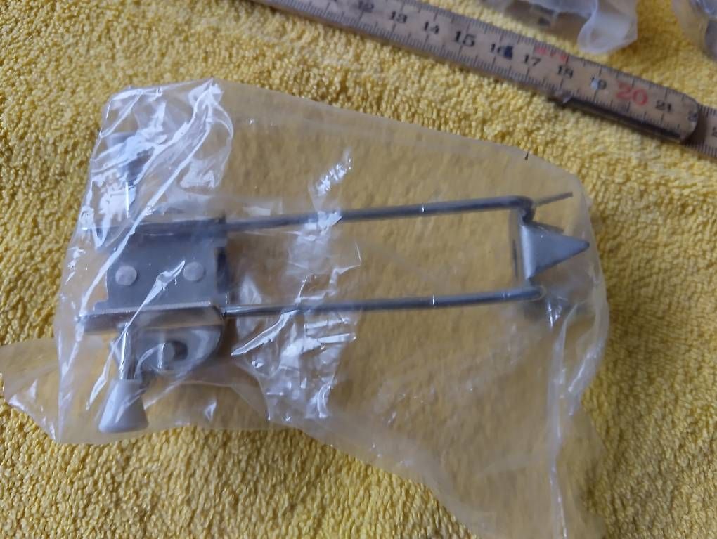 Sonstiges zum Bergsteigen & Wandern: Spikes für Krücken  – Gebraucht aus Uetendorf von hof_2rmq 1