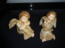 2 Sitzende Engel