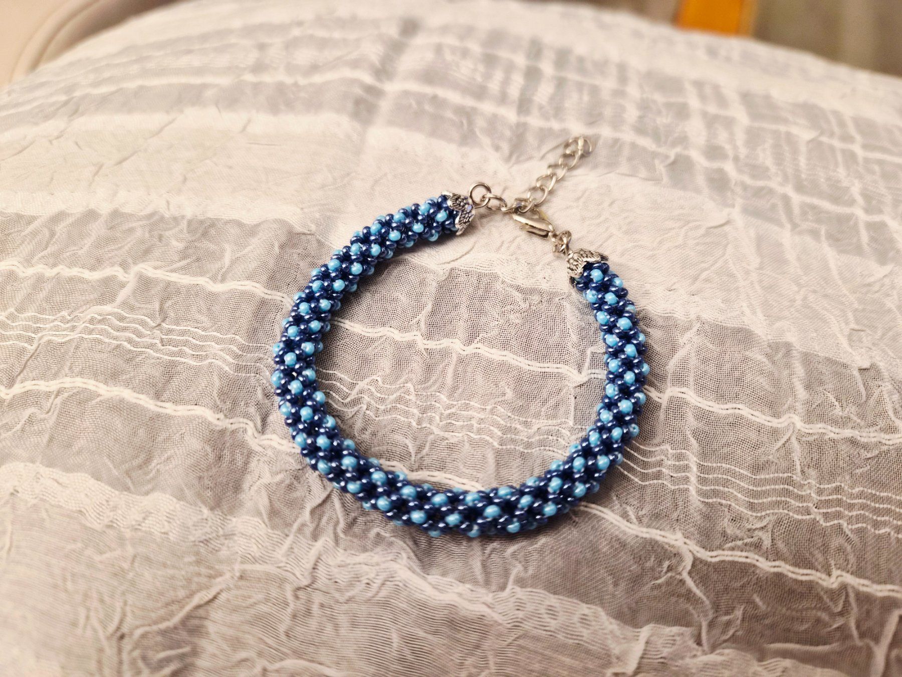 Bracciali & Braccialetti: Handgemachte Armkette aus Rocailles Perlen – Nuovo (secondo la descrizione) da Dietikon venduto da Eleda