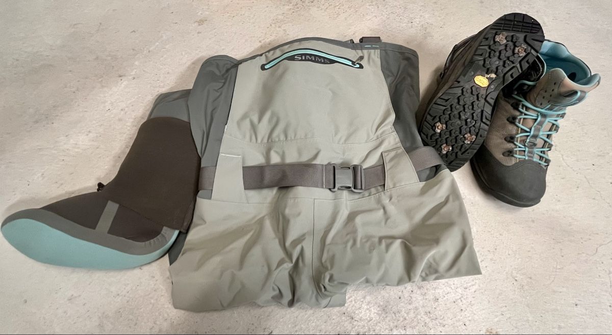Simms Lotti di vestiti: Womans Simms Wathose & Schuhe – Usato da Titterten venduto da rodbender44 5