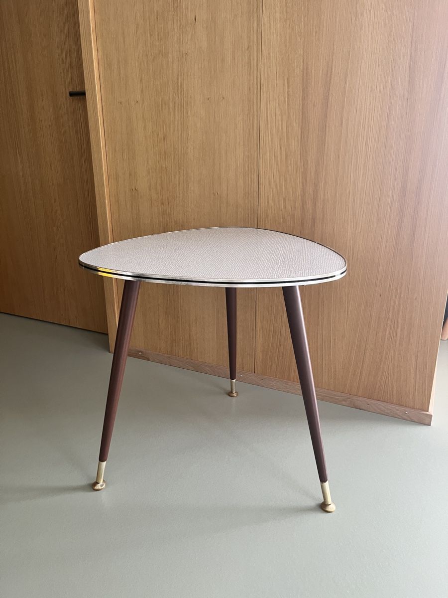 Tavoli: Mid-Century Side Table – Usato da Horw venduto da mnu_72lm