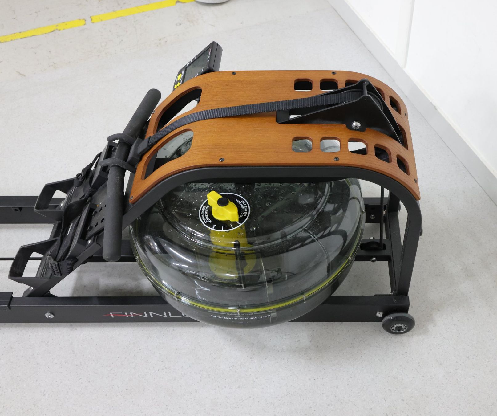 Finnlo Hometrainer: FINNLO - Rudergerät - Aquon Water Flow – Usato da Volketswil venduto da brockipfannenstil 4