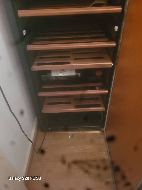 Kühlschrank: Weinklimaschrank für 60 Flaschen – Gebraucht aus Zürich von ric_vc8z 4