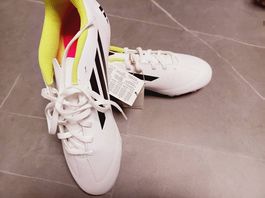 Fussballschuhe Adidas 50 % Rabatt Gr 42