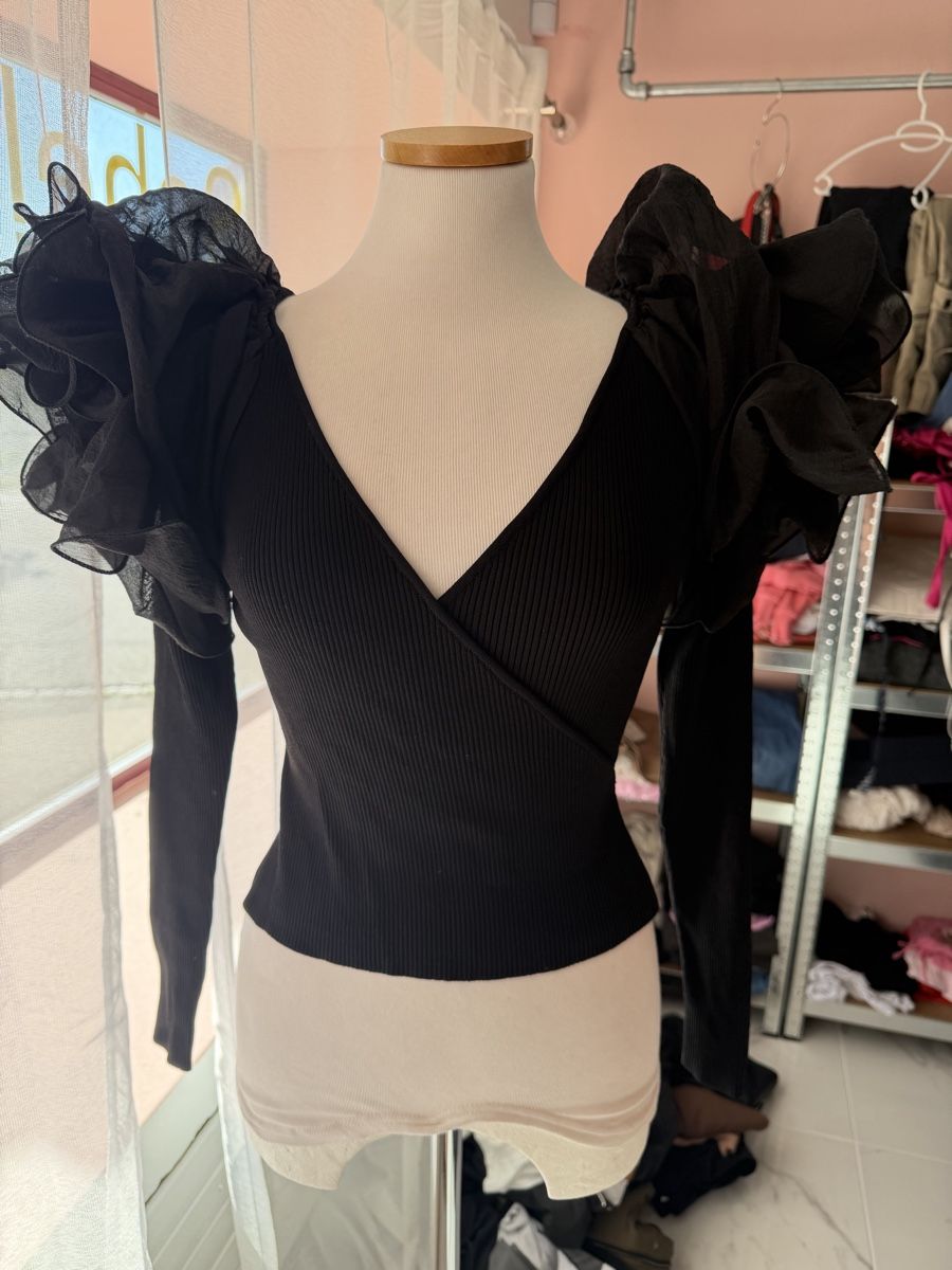 Zara Top: Schwarzer Zara Pullover mit Puffärmeln Gr. S  – Usato da Arch venduto da Aga84 4