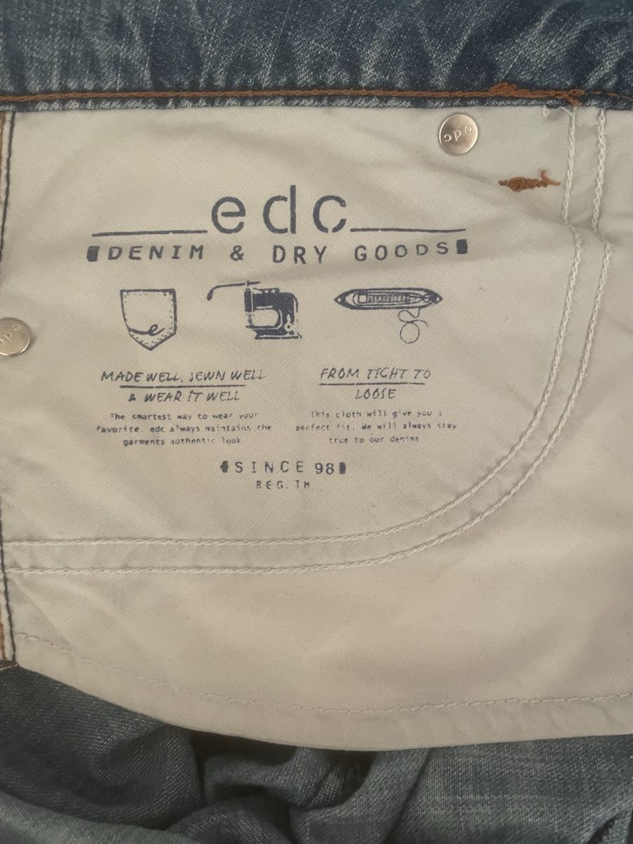 Esprit Jeans: EDC Jeans 28/32 hellblau, Knopfleiste – Usato da Schaffhausen venduto da marakesch41 5