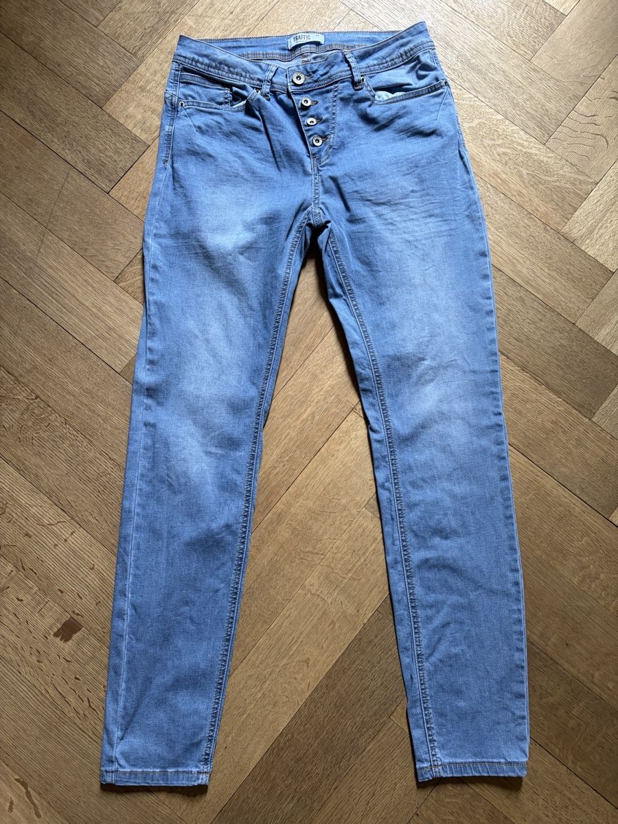 Jeans: Jeans neuf Traffic taille 38 bleu clair – Neuf avec emballage d'origine à Sion par Nelsonkatz