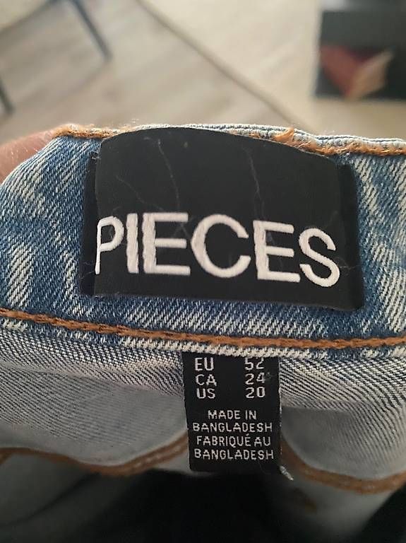 Jeans: Vendesi jeans donna nuovi – Usato da Novazzano venduto da sol_vk8x 2