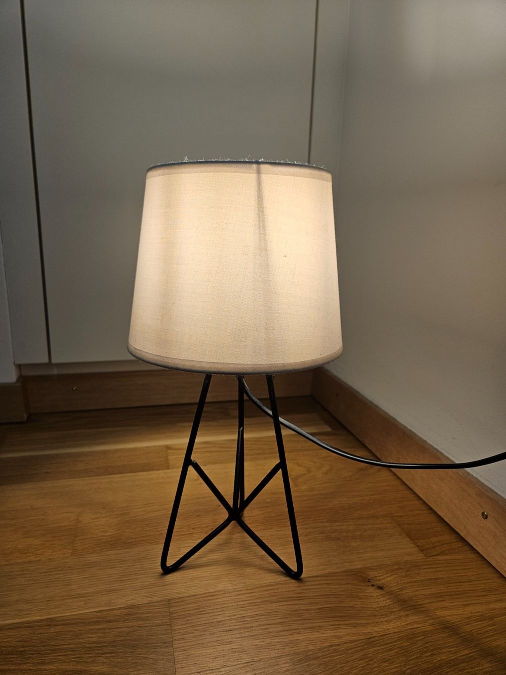 Lampade: Lampe de chevet comme neuve – Usato da Châtelaine venduto da larmn5jk