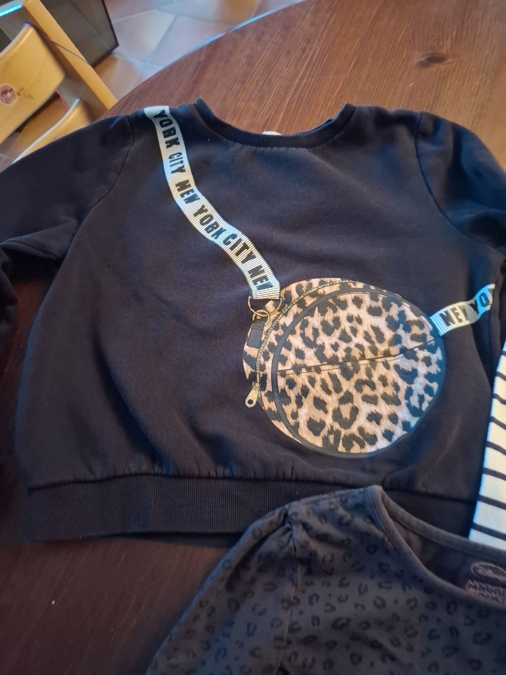 Maglioni & Felpe: Mädchen Langarm Shirts Gr 134/140 – Usato da Hätzingen venduto da Snoopi84 2