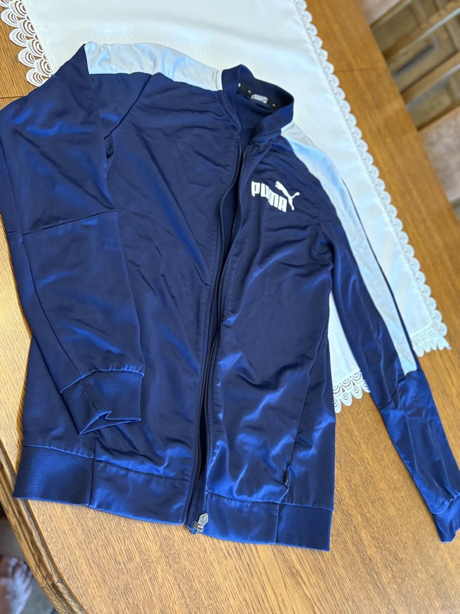 Chemisiers: Blouse Puma taille S – D'occasion à Attalens par Skorpionica 1