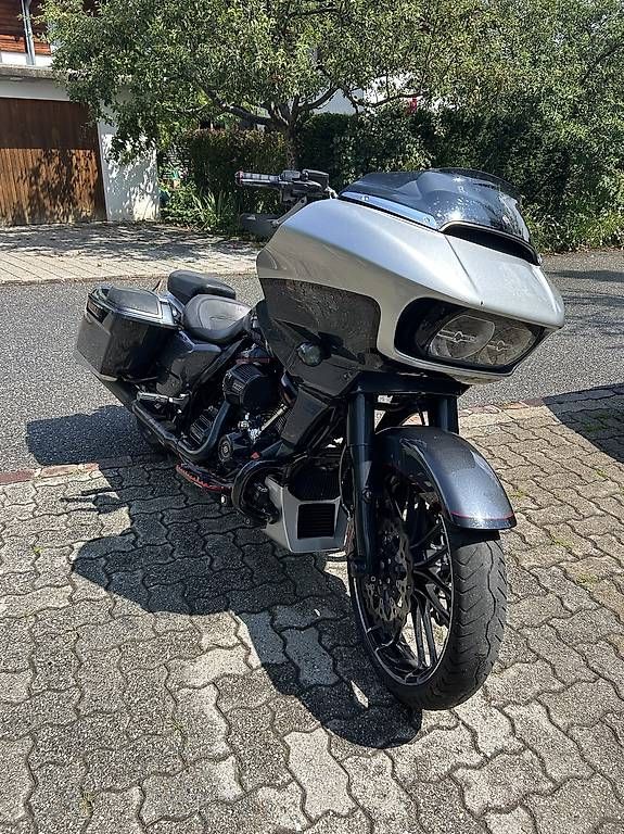 Touring:  Harley Davidson Road Glide – Usato da Bonaduz venduto da JRK 2