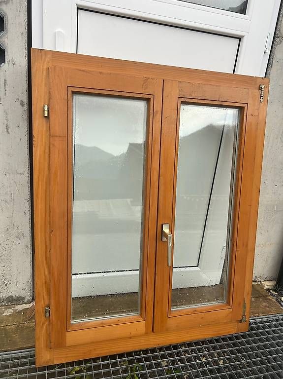 Fenster: Fenster – Gebraucht aus Frutigen von uma_qk2s