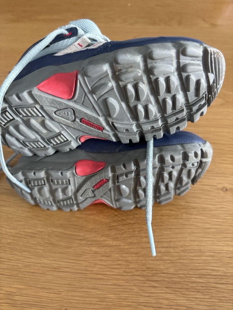 Adidas Scarpe per ragazzi: Terrex Wanderschuhe Grösse 25 guter Zustand – Usato da Schlierbach venduto da franzi88 1