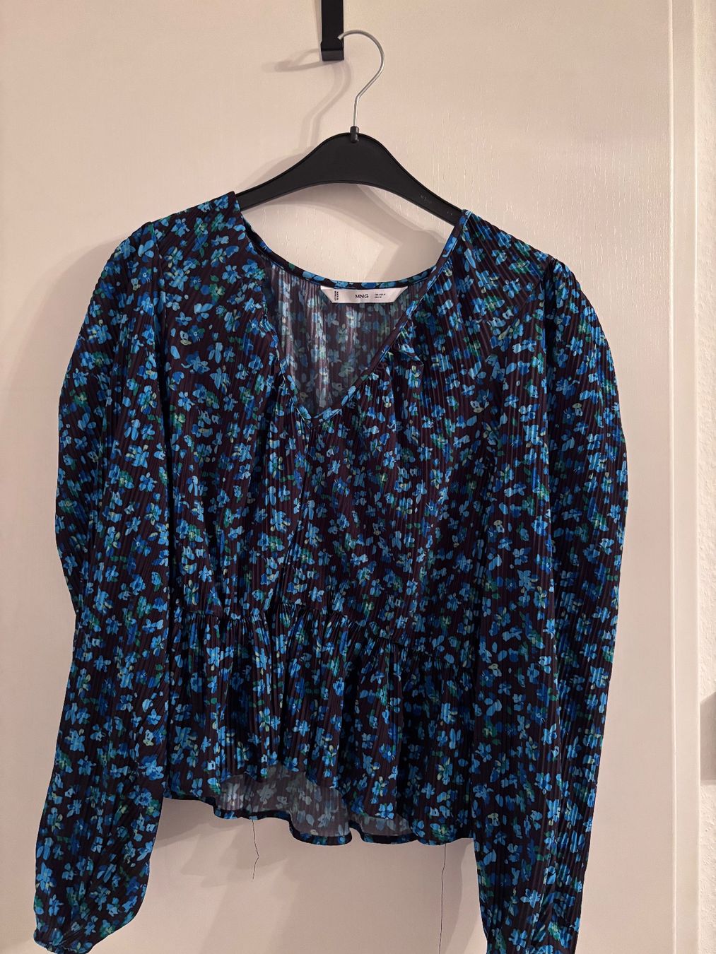 Chemisiers: Mango shirt, size M – D'occasion à Airolo par Eli90A