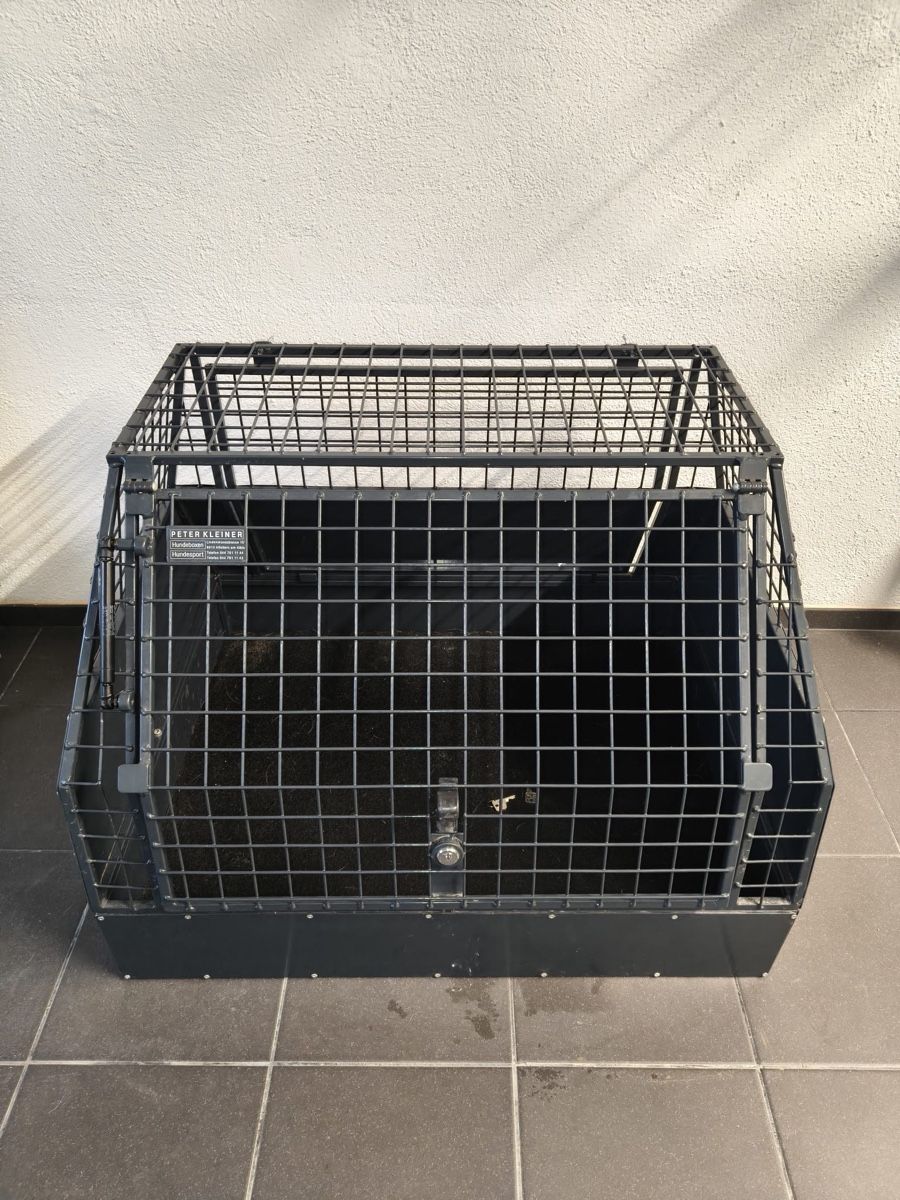 Liege- & Schlafplätze: Hundebox / Transportbox von Peter Kleiner – Gebraucht aus Lachen SZ von pfingstroseMN 1