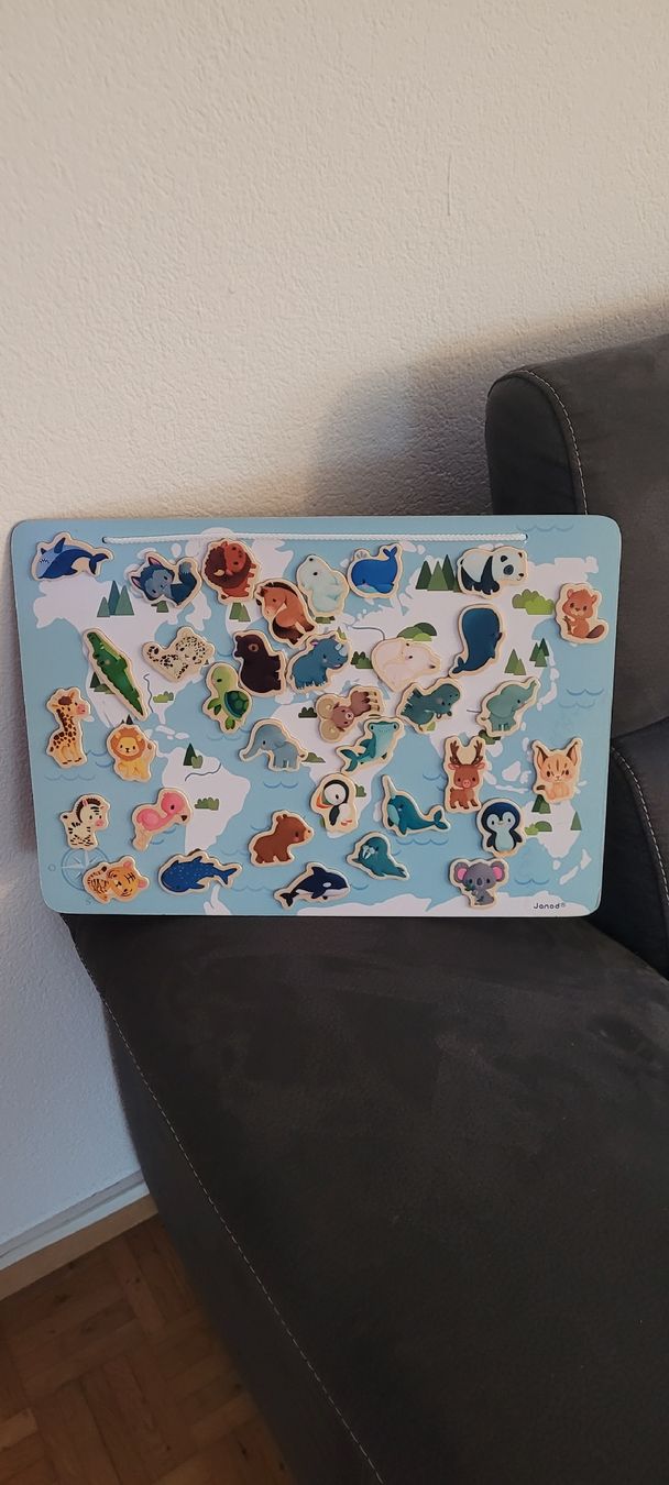 VILAC Dressing De Chloé - Poupée Magnétique En Bois Avec 37 Vêtements Et Accessoires - Jeu Créatif Dès 3 Ans