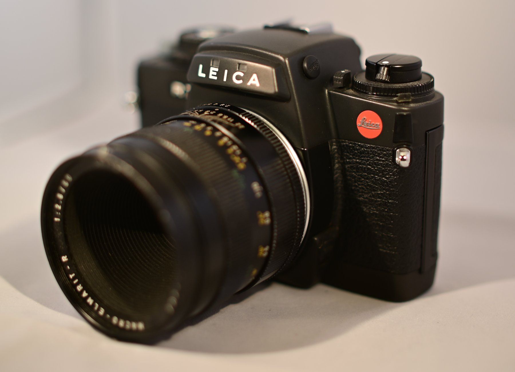 Leica Appareil photo: Leica R7 mit 60mm Objektiv – D'occasion à Uster par Stoessda 1